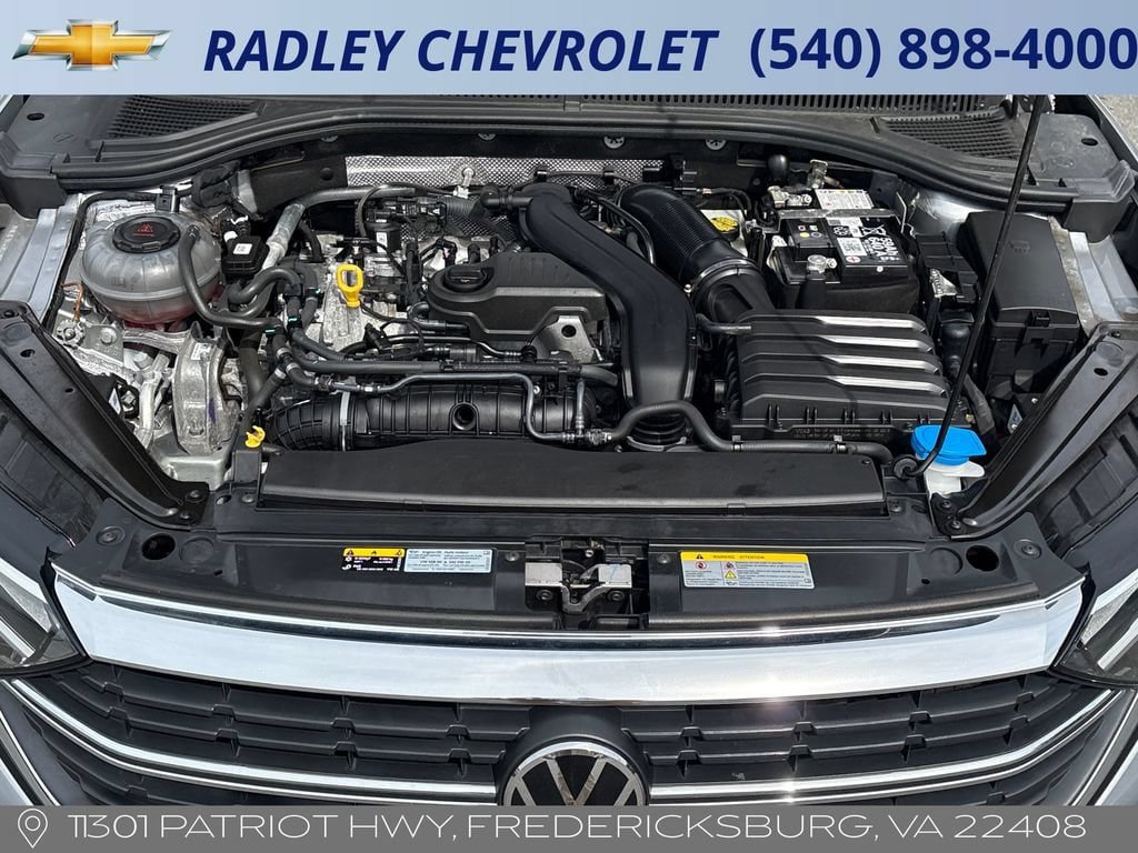 Used 2024 Volkswagen Jetta SE FWD image 9