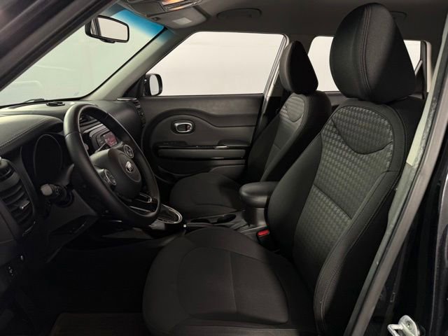 Used 2015 Kia Soul ! FWD image 13