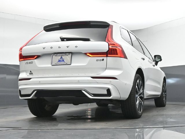 Used 2024 Volvo XC60 B5 Plus w/ Protection Package Premier AWD/4WD image 16