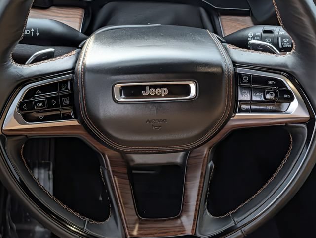 Used 2025 Jeep Grand Cherokee L Summit AWD/4WD image 13