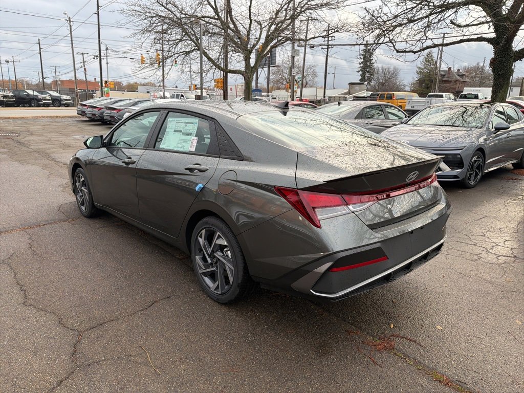 New 2025 Hyundai Elantra Sport image 5