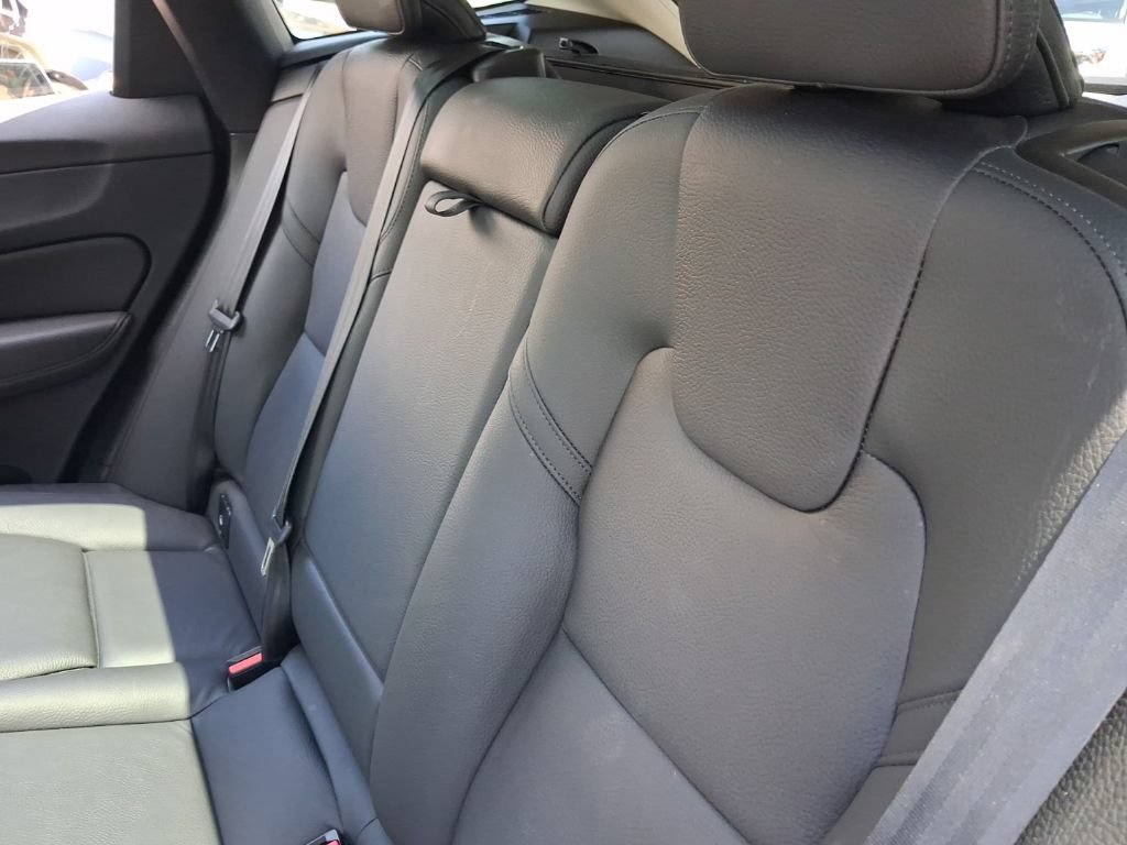 Certified 2025 Volvo XC60 B5 Plus w/ Protection Package Premier AWD/4WD image 15