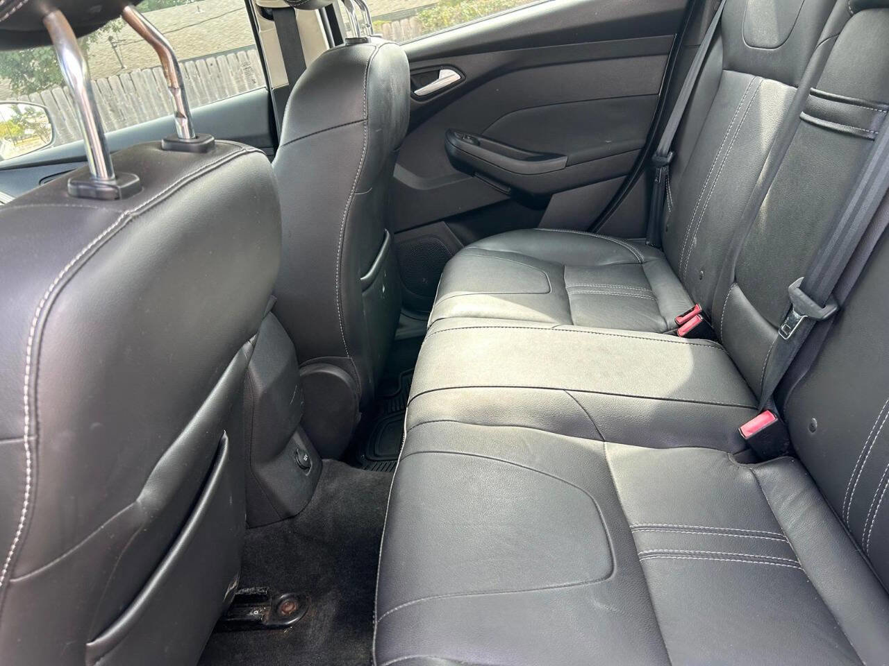 Used 2012 Ford Focus Titanium image 38