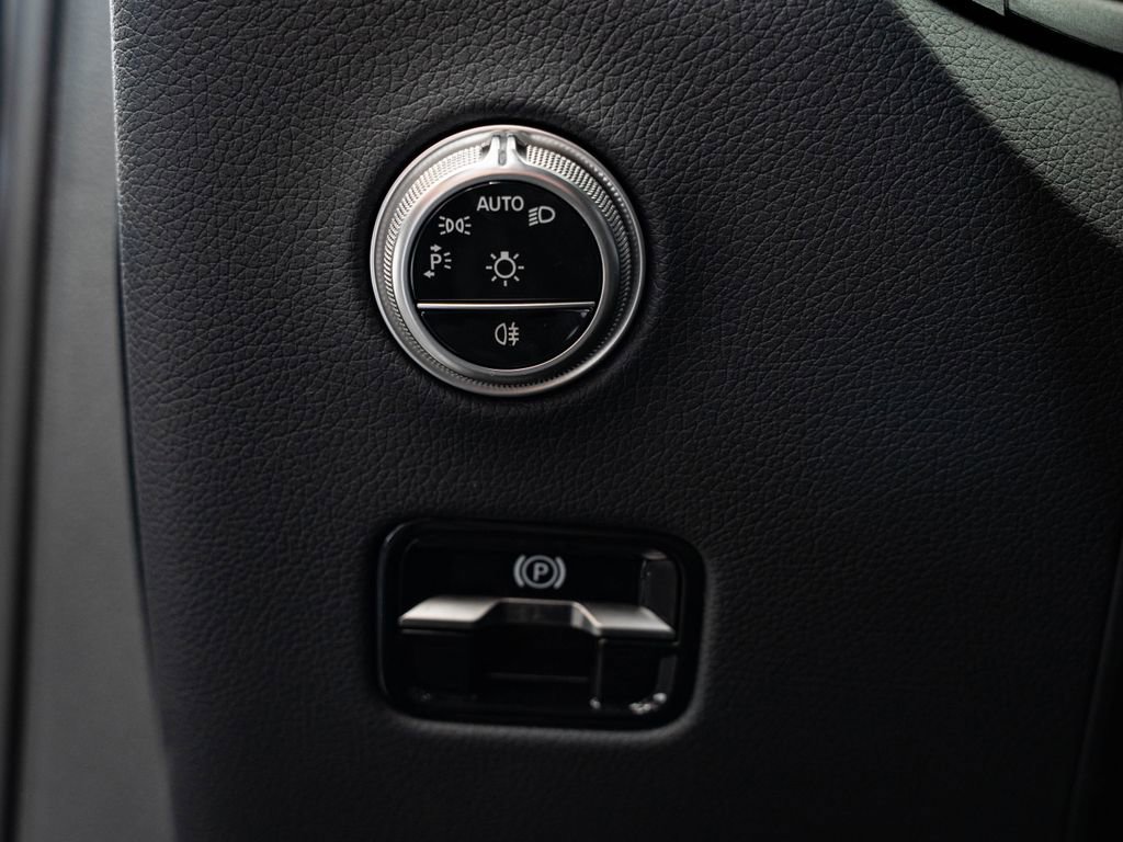 Certified 2025 Mercedes-Benz GLC 300 4MATIC image 41