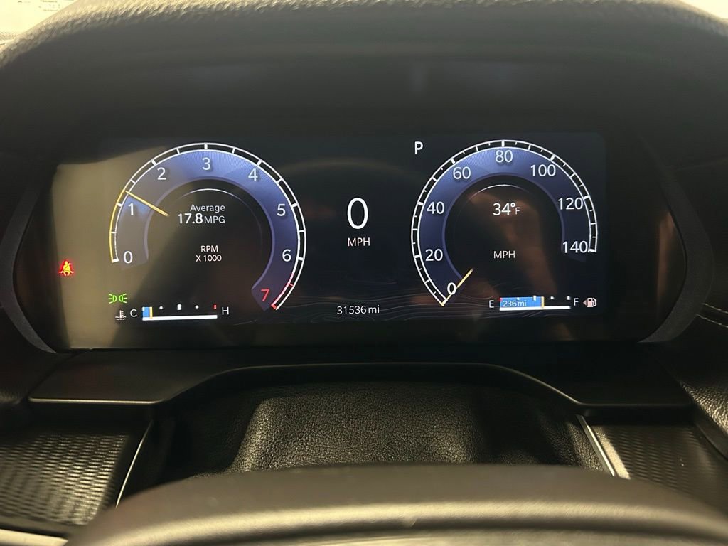 Used 2024 Jeep Grand Cherokee Altitude image 12