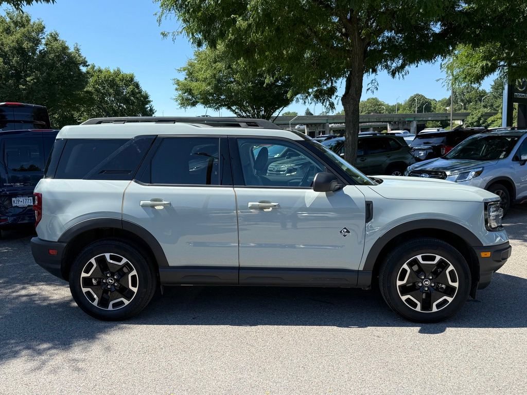 Used 2023 Ford Bronco Sport Outer Banks w/ Tech Package AWD/4WD image 11
