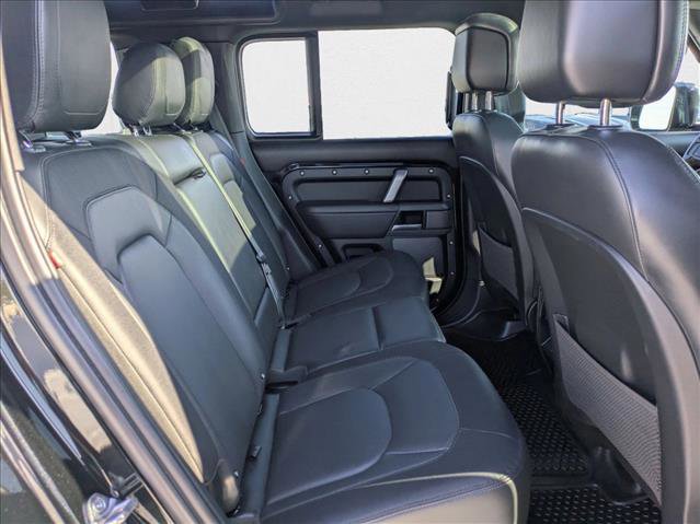 Used 2023 Land Rover Defender 110 X-Dynamic SE image 21