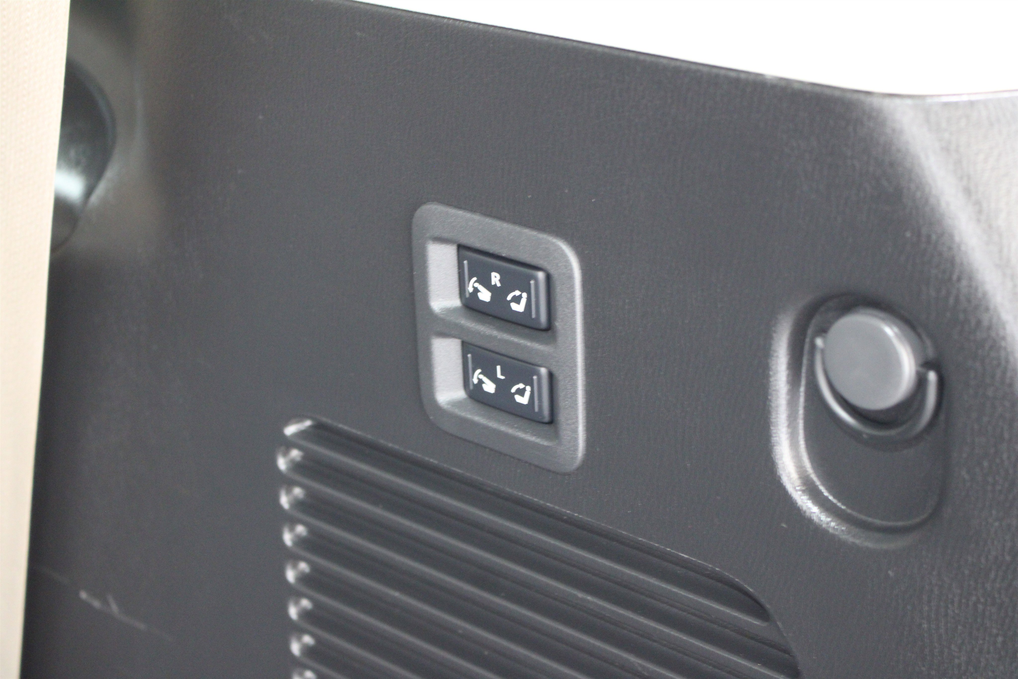 Used 2017 Nissan Armada Platinum w/ Captain Seat Package AWD/4WD image 27