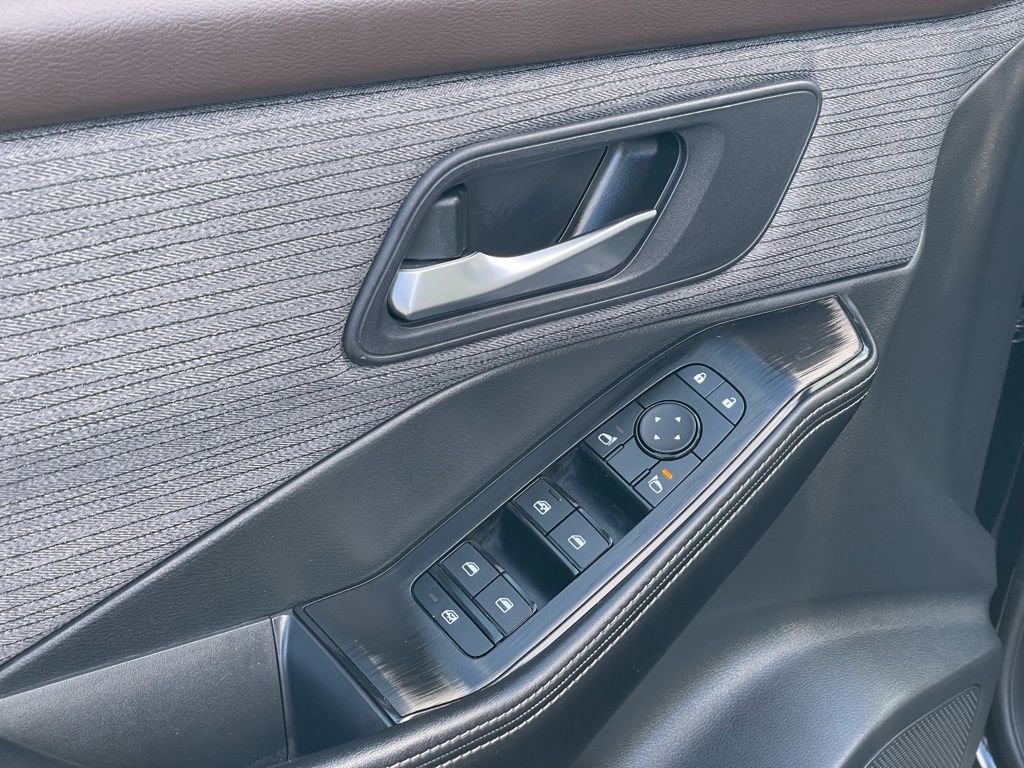 Certified 2023 Nissan Rogue SV AWD/4WD image 13