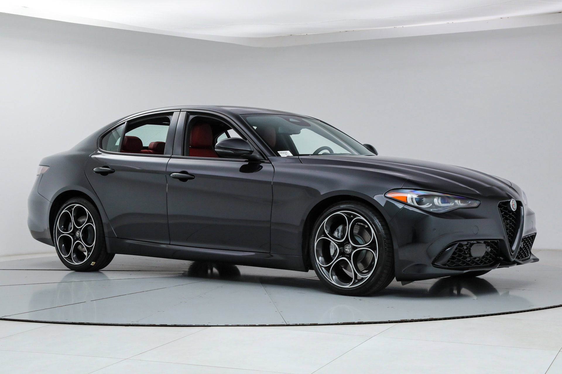 New 2025 Alfa Romeo Giulia w/ Driving Assist Package image 7