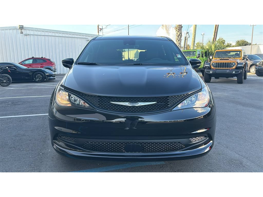 New 2027 Chrysler Pacifica LX FWD image 9