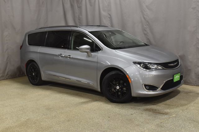 Certified 2020 Chrysler Pacifica Touring-L image 3