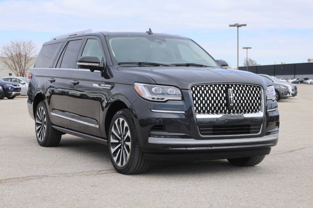 Used 2022 Lincoln Navigator L Reserve w/ Equipment Group 201A image 4