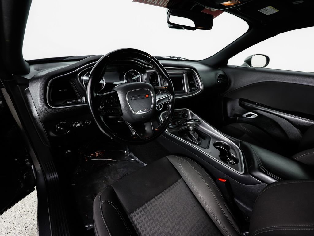 Used 2021 Dodge Challenger SXT image 18