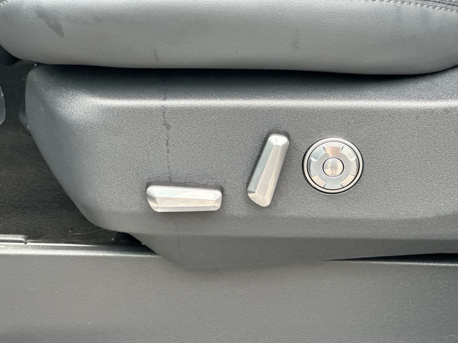 Used 2025 Lincoln Navigator Reserve AWD/4WD image 24
