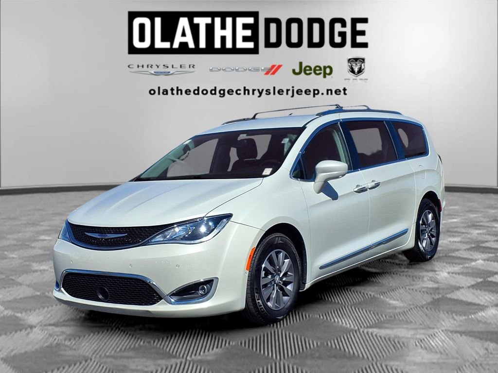 Used 2020 Chrysler Pacifica Touring-L Plus image 1