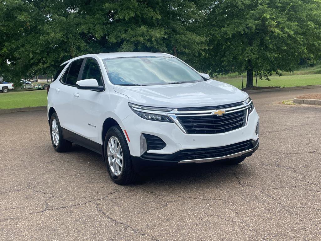 Certified 2023 Chevrolet Equinox LT w/ LPO, Floor Liner Package image 1
