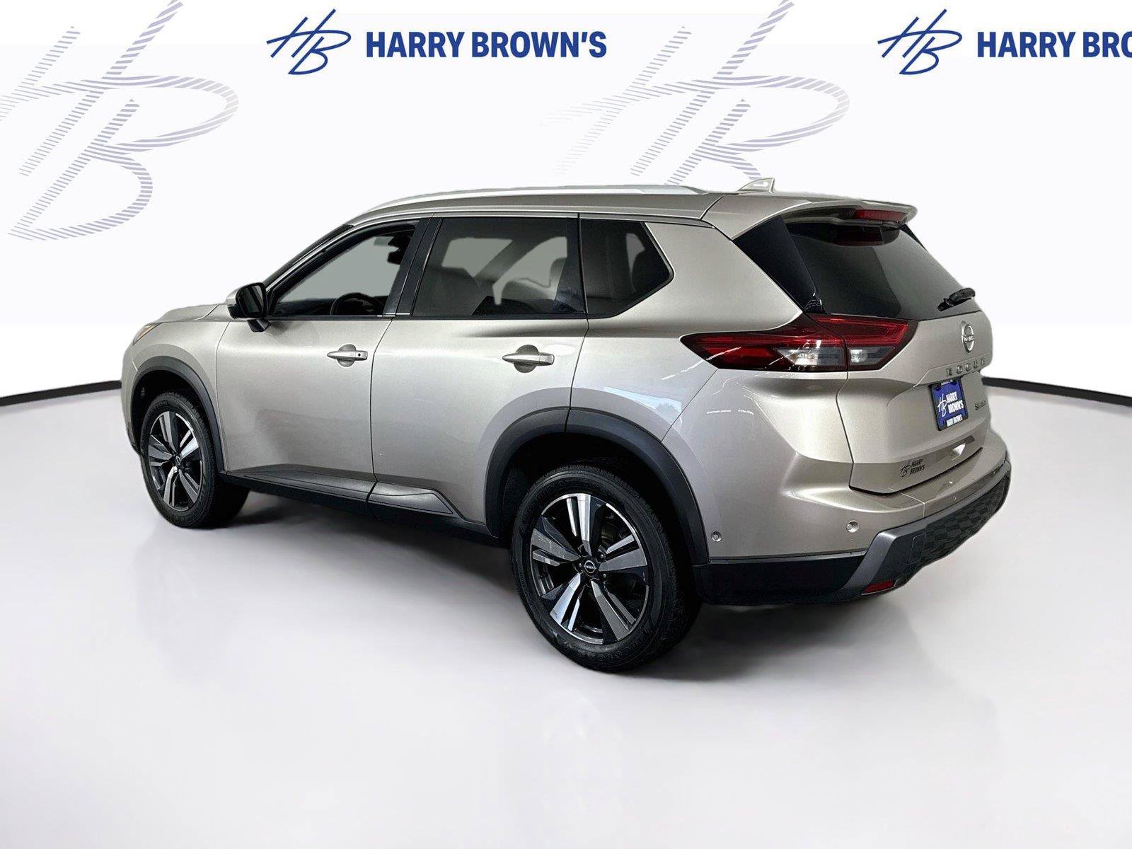 Used 2024 Nissan Rogue SL AWD/4WD image 29