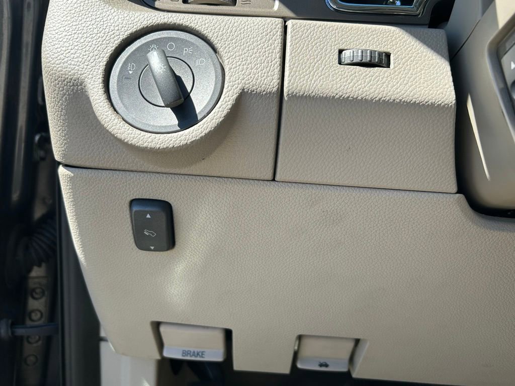 Used 2014 Lincoln Navigator 4WD image 16