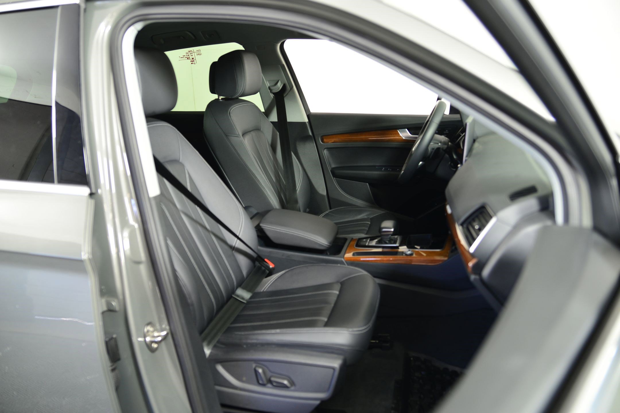 Certified 2023 Audi Q5 2.0T Premium w/ Convenience Package image 16