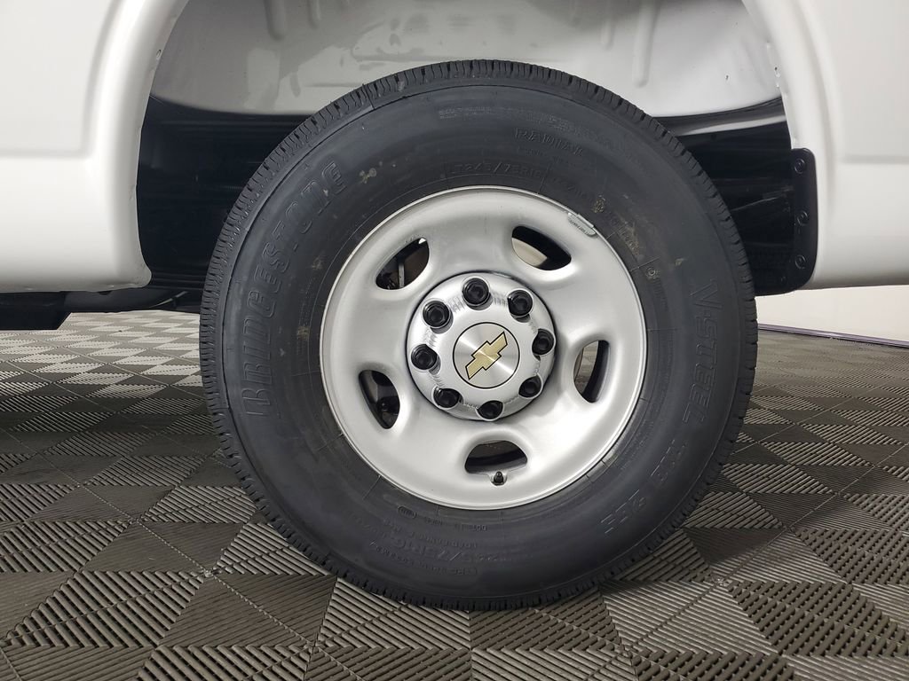 New 2025 Chevrolet Express 2500 image 30