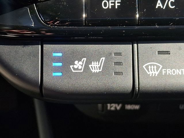 Used 2024 Hyundai Elantra Limited image 27