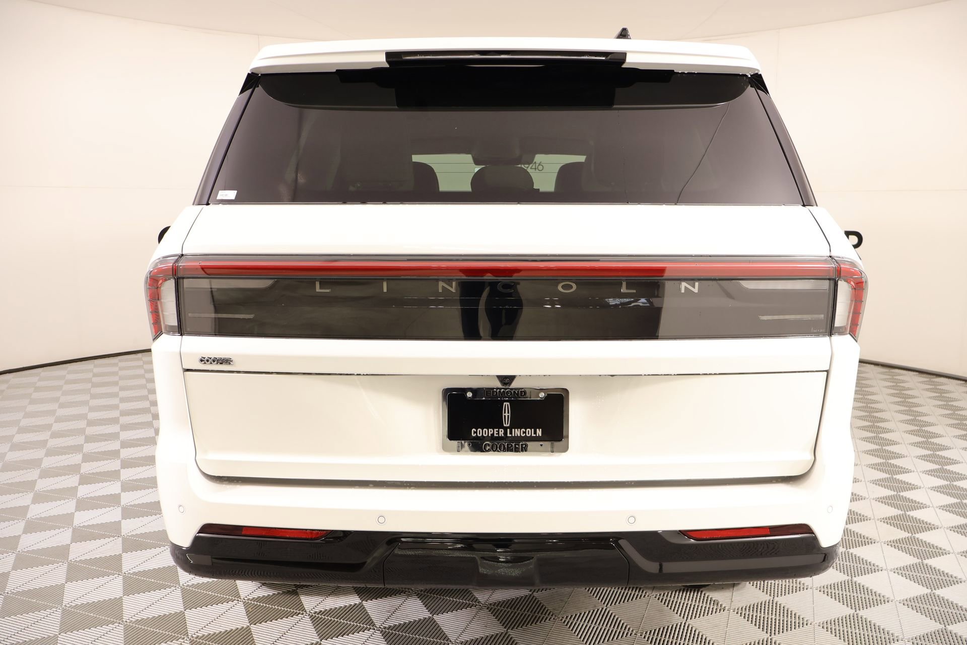 New 2026 Lincoln Navigator Premiere image 22