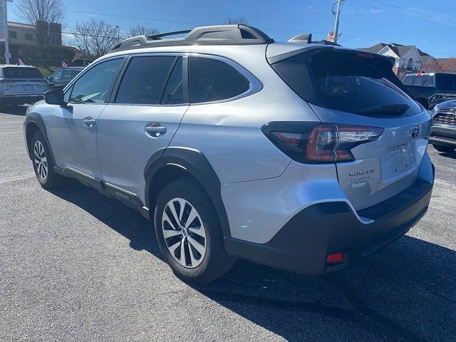Used 2024 Subaru Outback Premium image 3