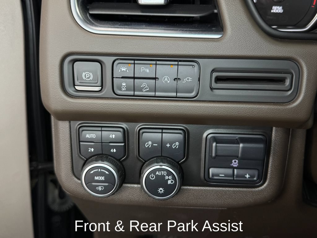 Used 2021 Chevrolet Tahoe Z71 w/ Z71 Off-Road Package AWD/4WD image 18