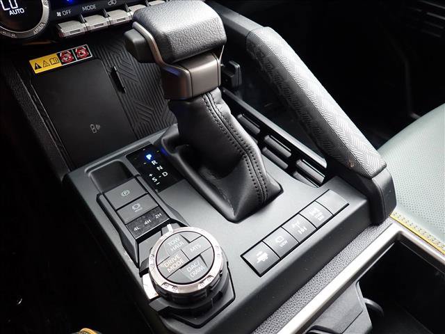 Certified 2025 Toyota 4Runner Trailhunter AWD/4WD image 19