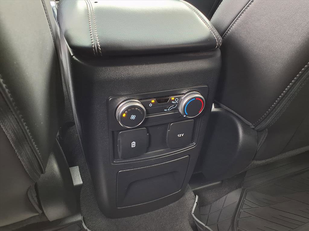 Used 2022 Ford Explorer XLT w/ Equipment Group 202A image 6
