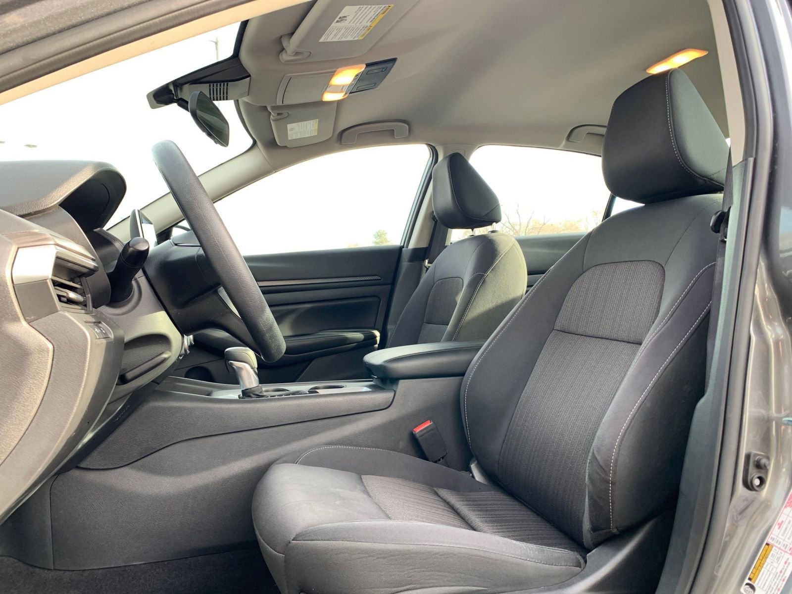 Used 2025 Nissan Altima 2.5 SV image 25