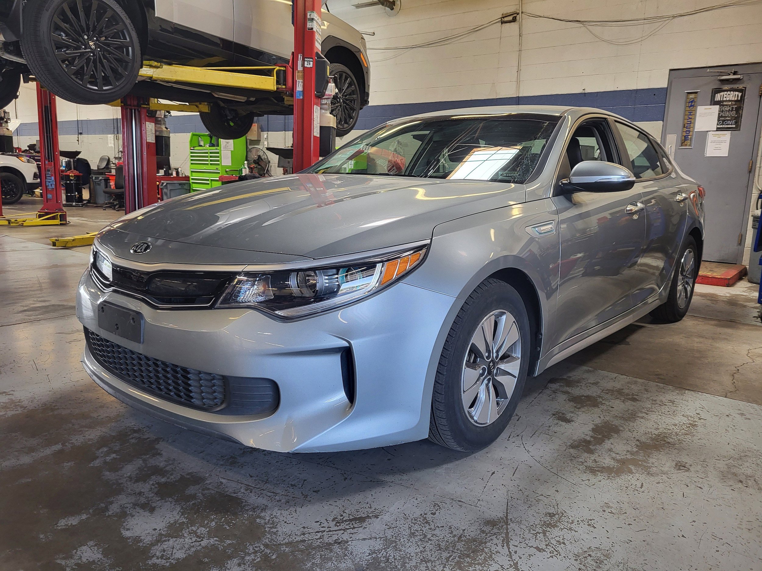 Used 2017 Kia Optima Premium w/ Hybrid Convenience Package FWD image 22