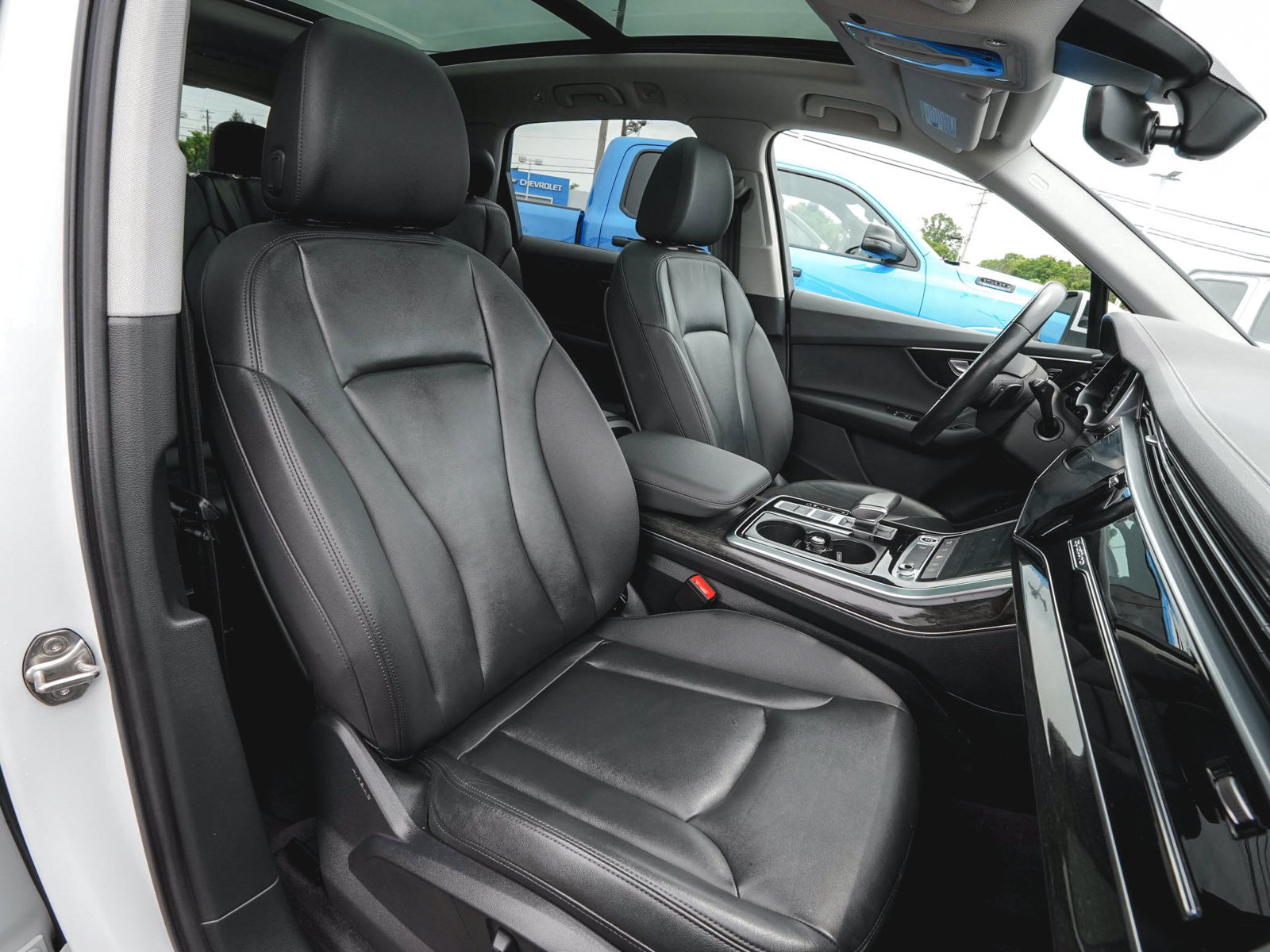Used 2023 Audi Q7 3.0T Premium w/ Convenience Package AWD/4WD image 41
