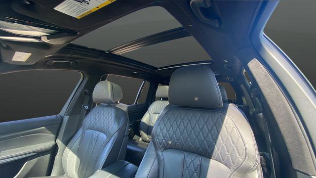 Used 2021 BMW X7 xDrive40i w/ M Sport Package image 12