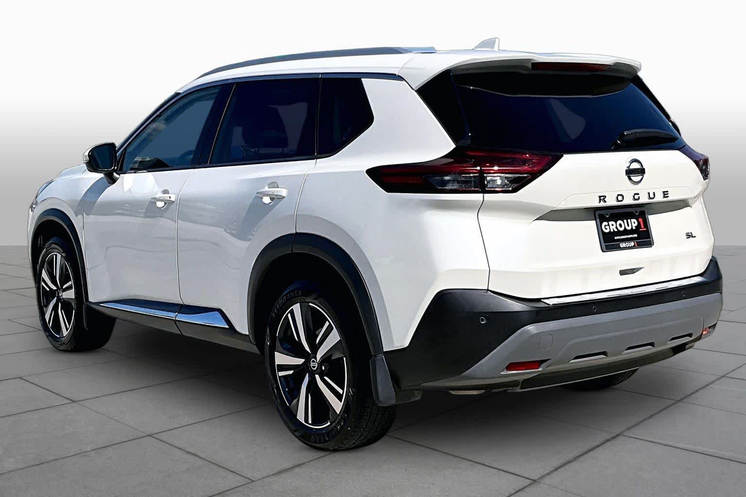Used 2021 Nissan Rogue SL FWD image 11