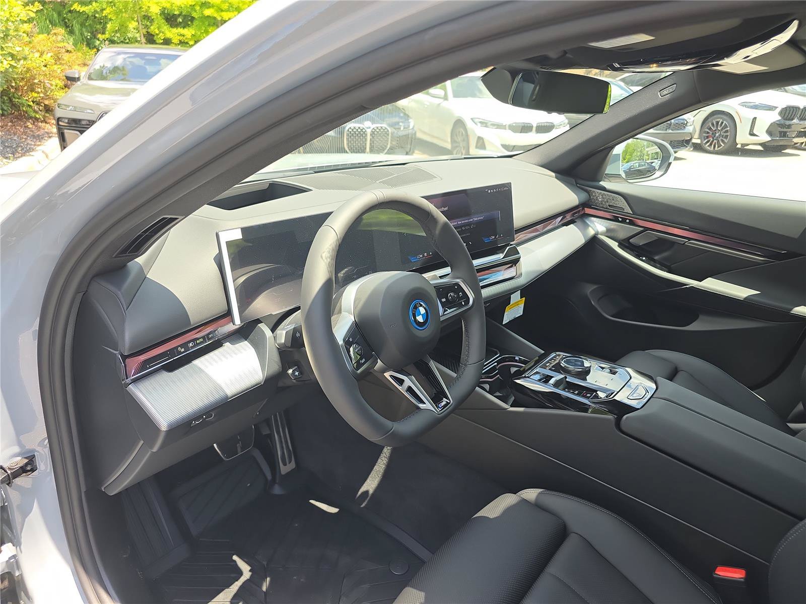 New 2027 BMW i5 xDrive40 w/ M Sport Package AWD/4WD image 22