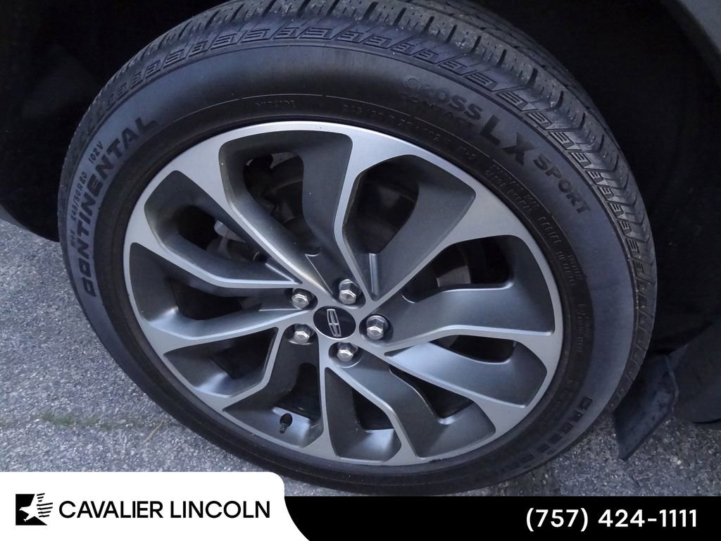 Used 2023 Lincoln Nautilus Reserve image 11