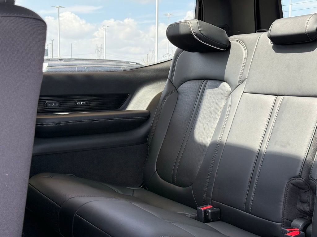 Used 2024 Jeep Grand Wagoneer Series II w/ Quick Order Packagew 28T image 40