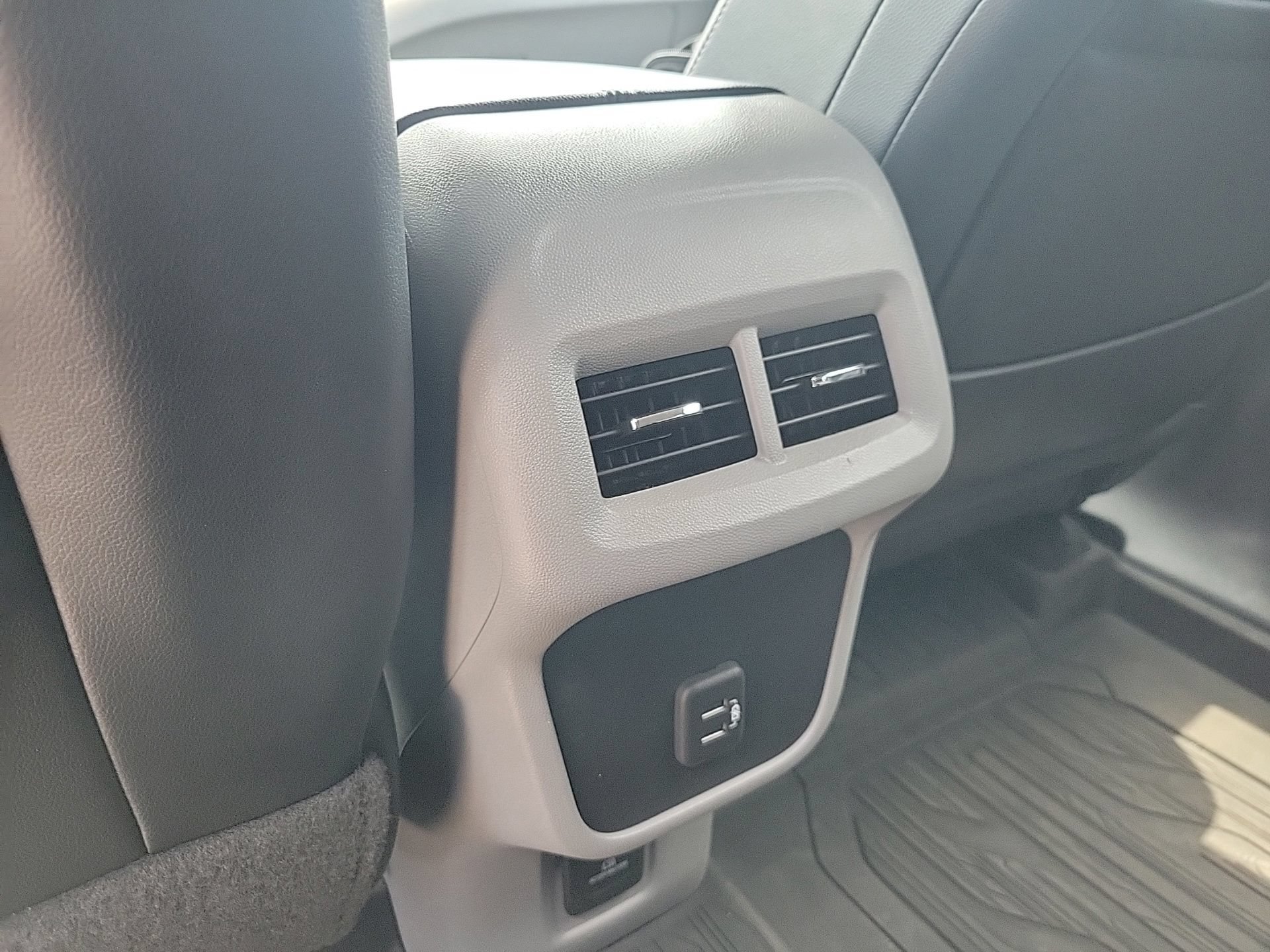 Used 2023 GMC Terrain SLT w/ LPO, Floor Liner Package FWD image 26
