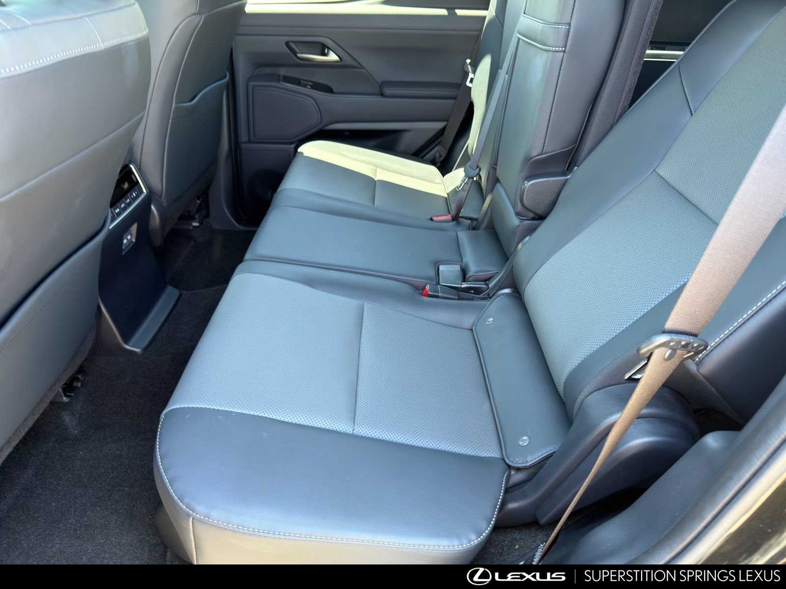 Certified 2025 Lexus GX 550 w/ Cold Area Package AWD/4WD image 26