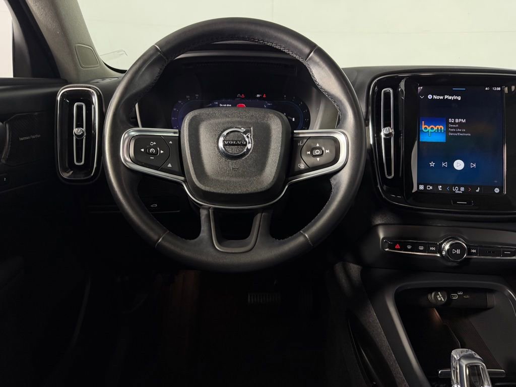 Used 2023 Volvo XC40 B5 Plus w/ Climate Package image 12