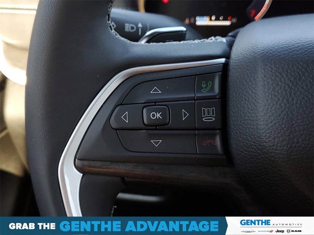 Certified 2024 Jeep Grand Cherokee Limited image 16