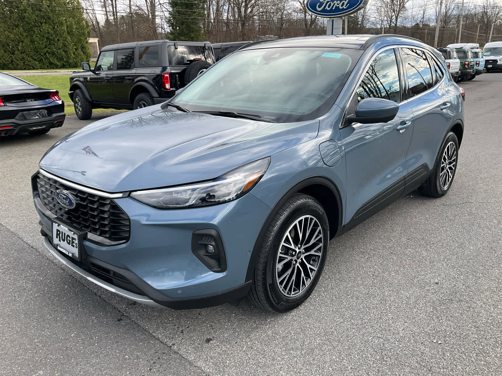 Used 2023 Ford Escape SE w/ PHEV Premium Package image 8