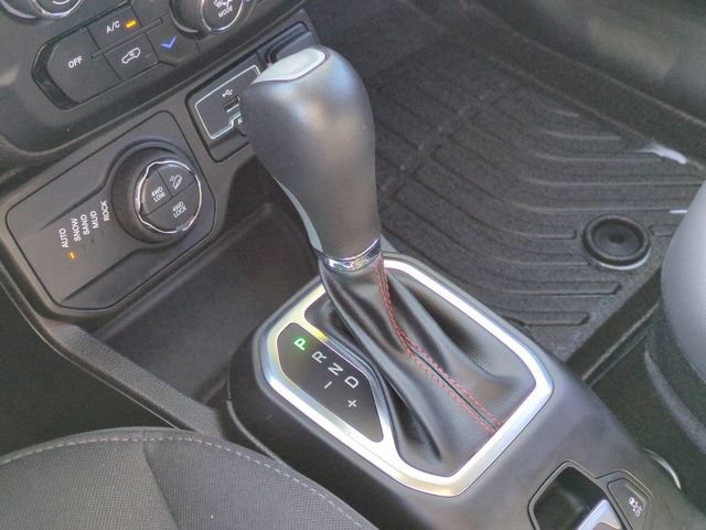 Used 2023 Jeep Renegade Trailhawk AWD/4WD image 25