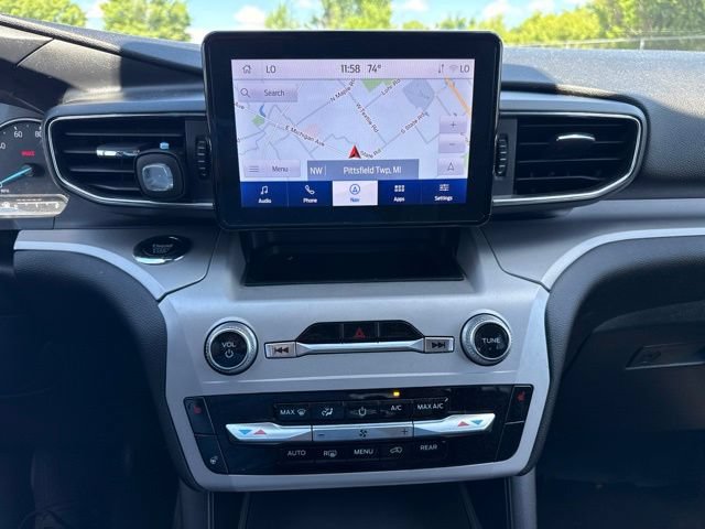 Used 2024 Ford Explorer XLT w/ Equipment Group 202A AWD/4WD image 18