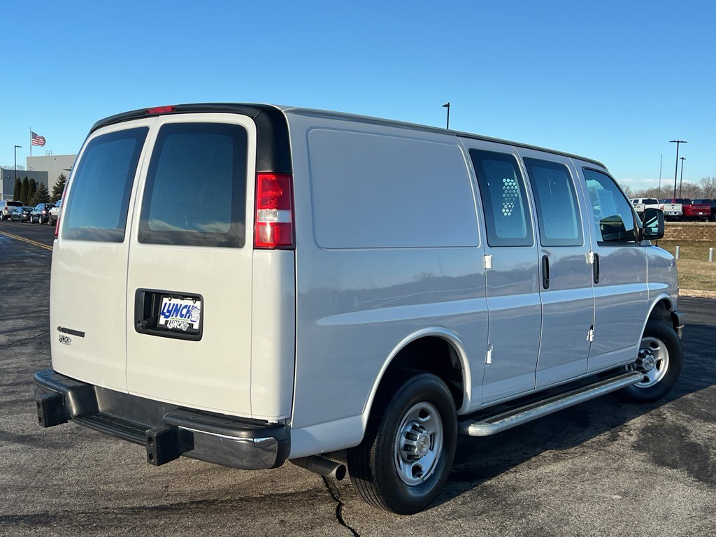 Used 2024 Chevrolet Express 2500 w/ Driver Convenience Package image 4
