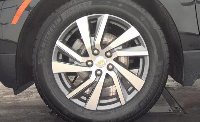 Used 2024 Chevrolet Equinox LT FWD image 3