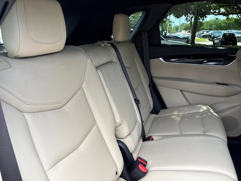 Used 2017 Cadillac XT5 FWD image 26