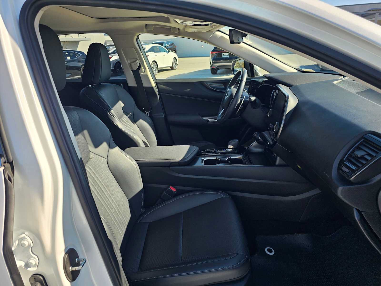 Certified 2025 Lexus NX 250 FWD image 10